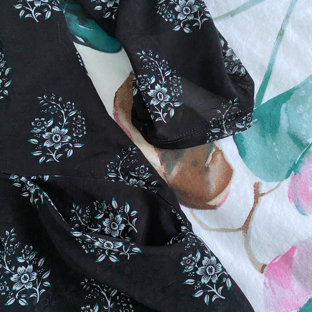 Black Floral Long 3/4 Sleeve Tunic - Picture 4 of 5